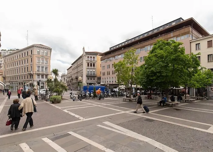 Apartamento Enjoy - Downtown Nest In Piazza Garibaldi Padua